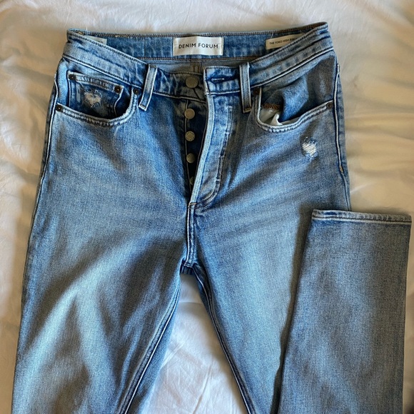 Denim Forum/ The Yoko High Rise Slim Jean - Picture 1 of 4
